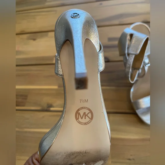 Michael Kors Womens Silver Double Ankle Strap Formal Heels 7.5 - Picture 6 of 6